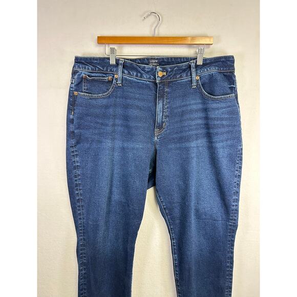 Woman's J. Crew Straight Jeans -‎ Size 35 Dark Wash Everyday Denim - Picture 2 of 9